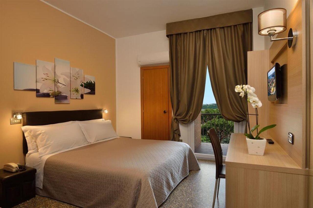 Hotel Piero Della Francesca Urbino Kültér fotó