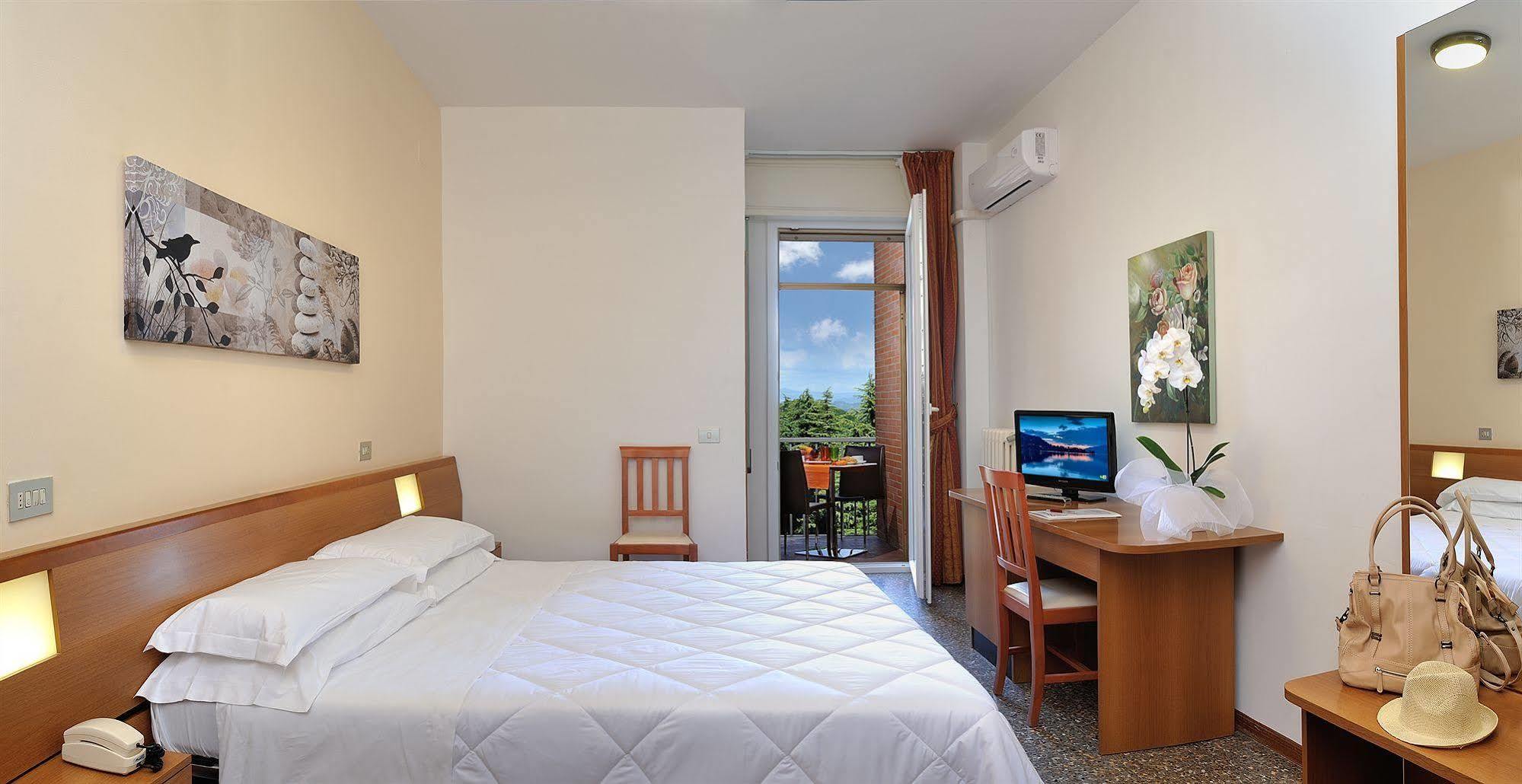 Hotel Piero Della Francesca Urbino Kültér fotó