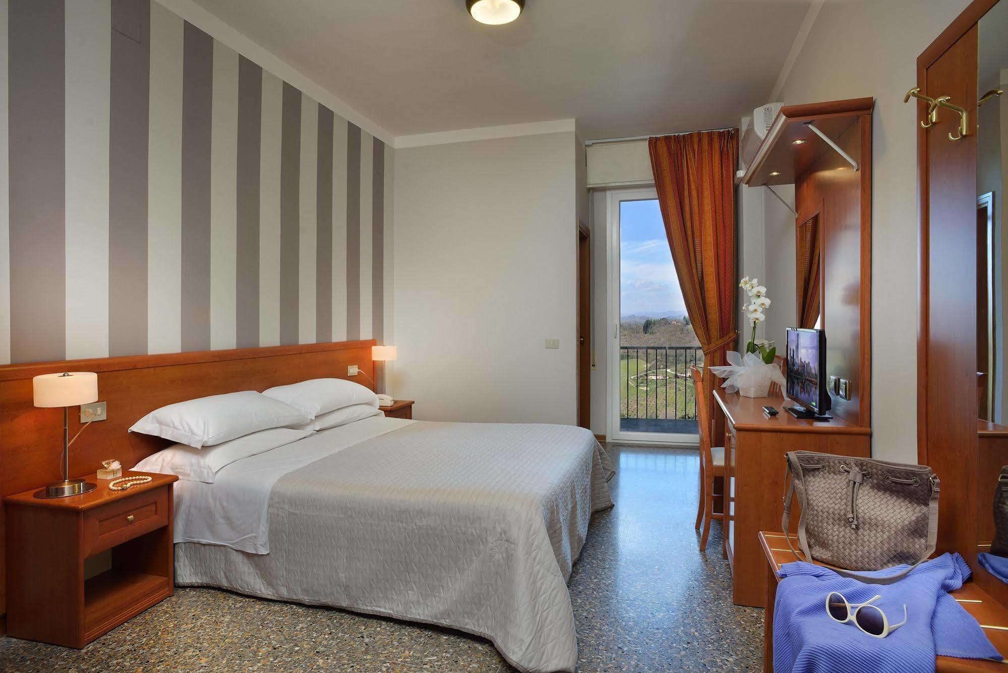 Hotel Piero Della Francesca Urbino Kültér fotó